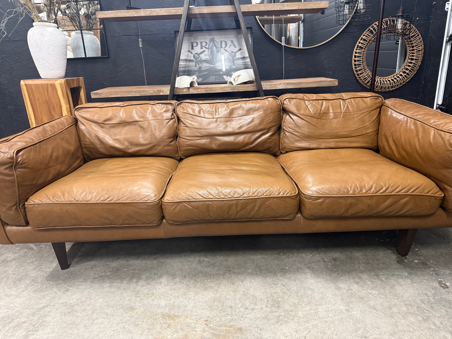 Article 100%Genuine Brown Leather Sofa